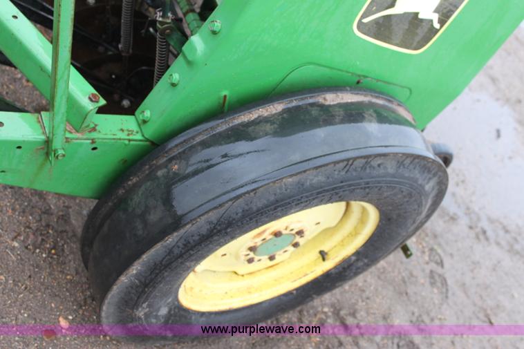 image for item B8768 John Deere 8300 double grain drill