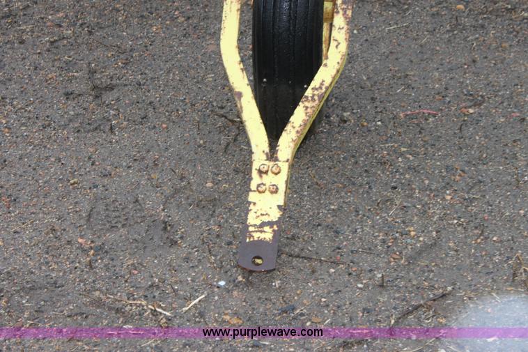image for item B8769 John Deere hay rake