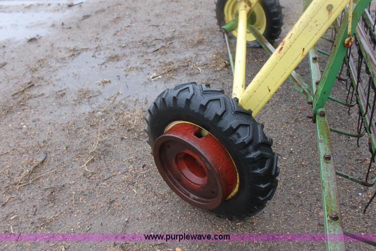 image for item B8769 John Deere hay rake