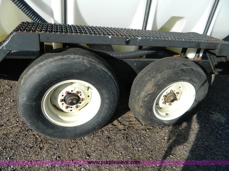 image for item D8680 Liquid transfer tank and trailer