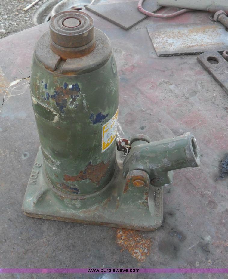 image for item A1769 Assorted tools