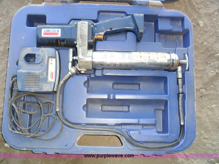image for item A1772 Lincoln PowerLuber 1200B grease gun