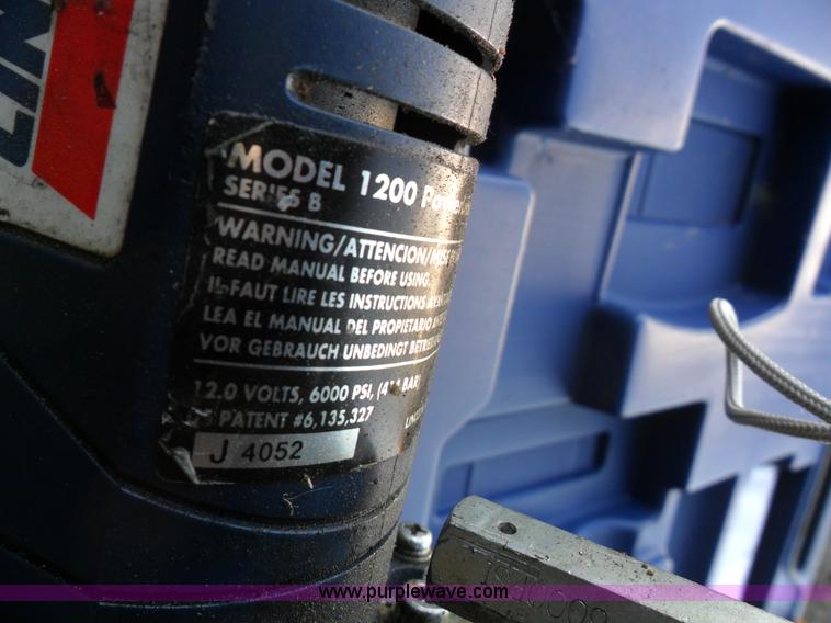 image for item A1772 Lincoln PowerLuber 1200B grease gun