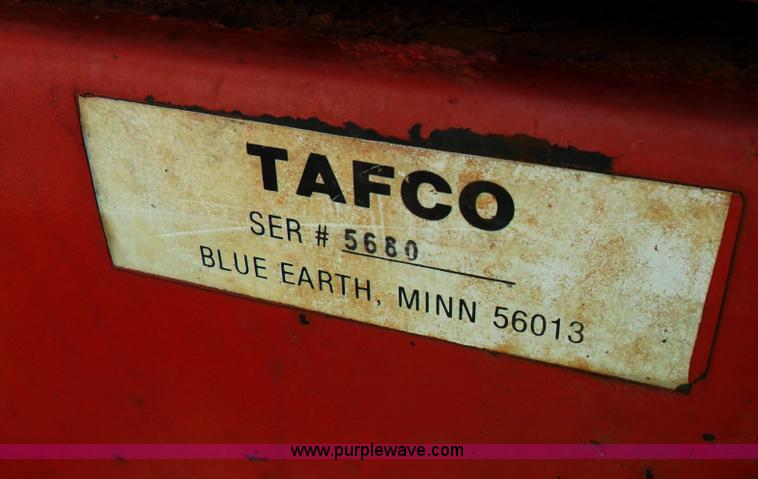 image for item A1785 1976 Ford L9000 truck