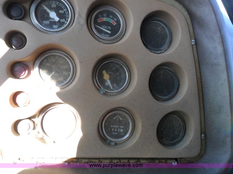 image for item A1785 1976 Ford L9000 truck