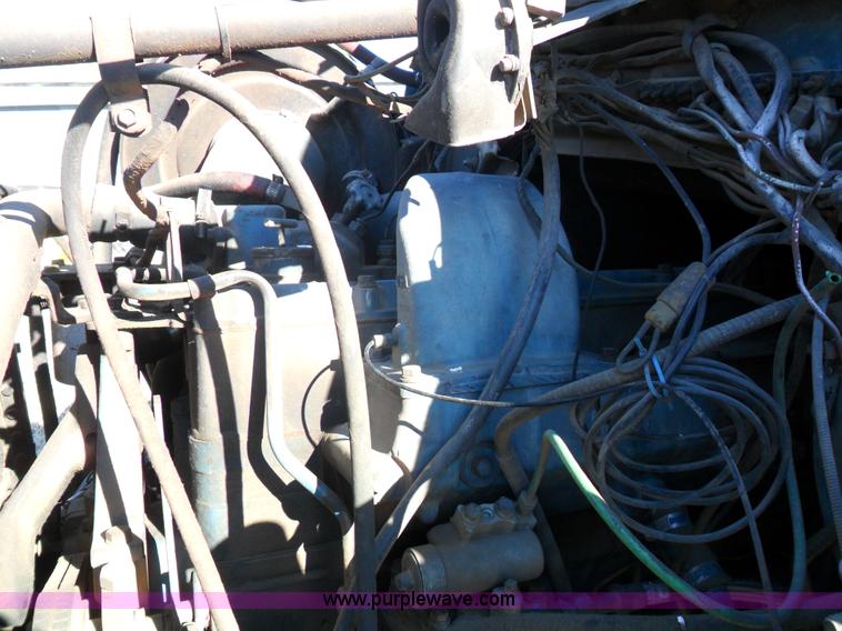 image for item A1785 1976 Ford L9000 truck