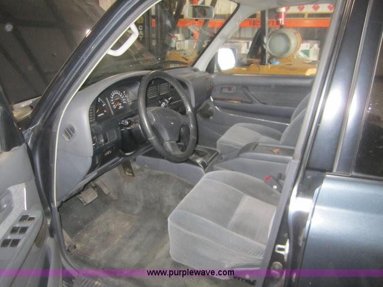 image for item B5546 1994 Toyota Land Cruiser SUV