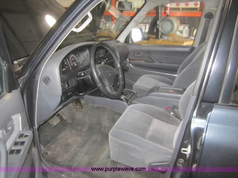 image for item B5546 1994 Toyota Land Cruiser SUV