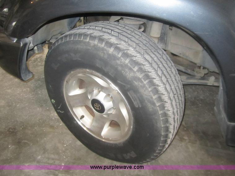 image for item B5546 1994 Toyota Land Cruiser SUV