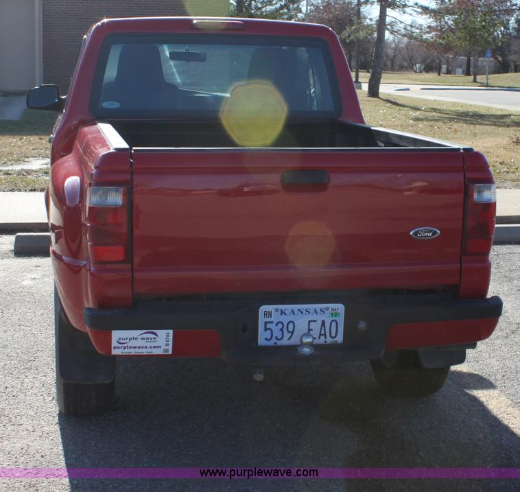 image for item B8744 2004 Ford Ranger supercab pickup truck
