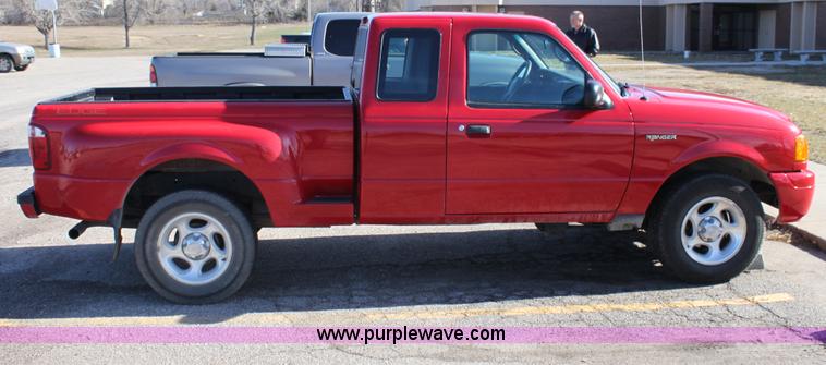 image for item B8744 2004 Ford Ranger supercab pickup truck