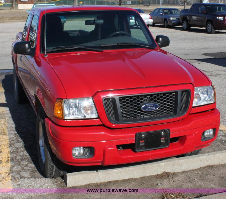 image for item B8744 2004 Ford Ranger supercab pickup truck