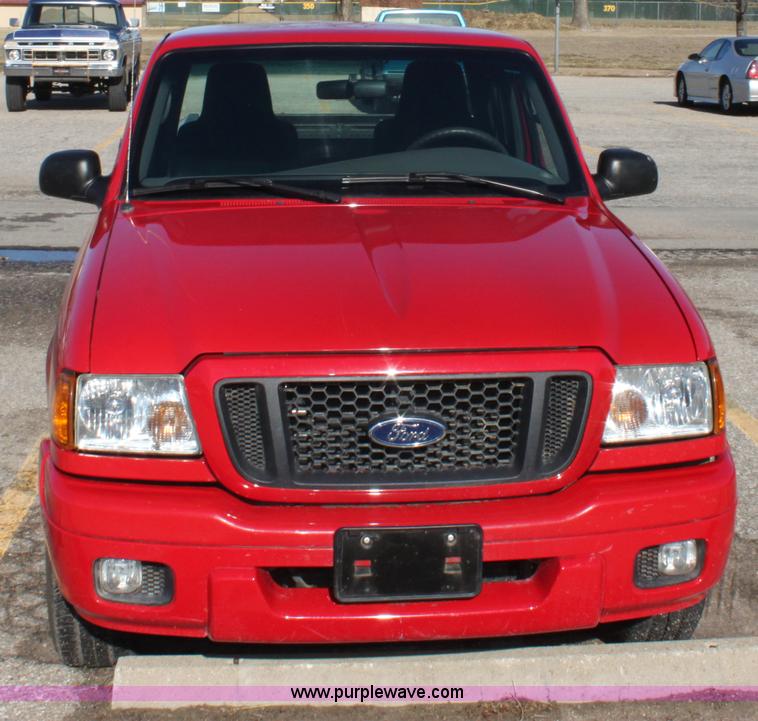 image for item B8744 2004 Ford Ranger supercab pickup truck