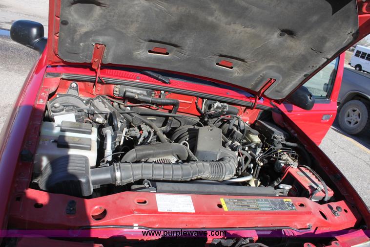 image for item B8744 2004 Ford Ranger supercab pickup truck