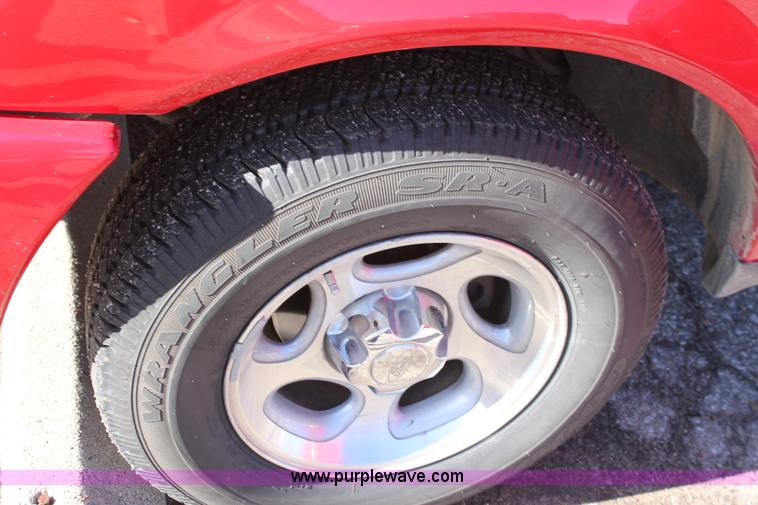 image for item B8744 2004 Ford Ranger supercab pickup truck