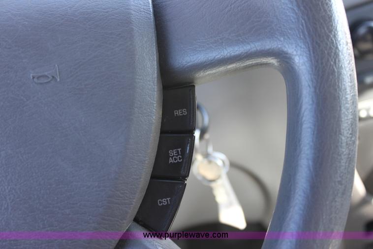 image for item B8745 2006 Ford Taurus SE