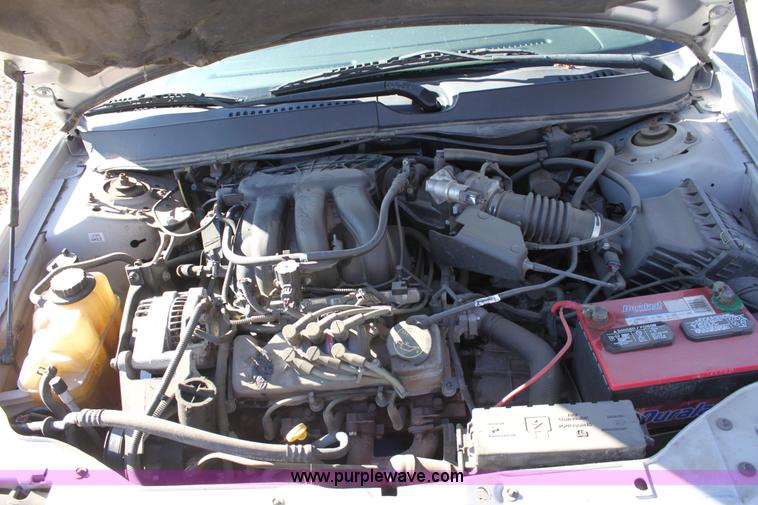 image for item B8745 2006 Ford Taurus SE