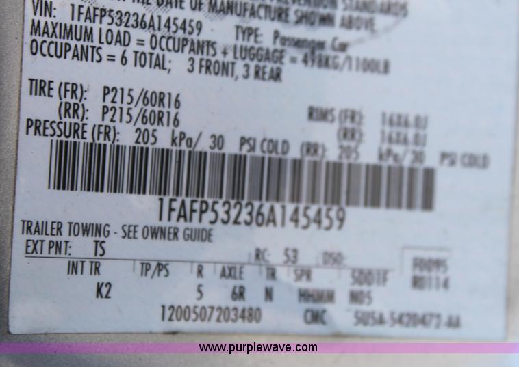 image for item B8745 2006 Ford Taurus SE