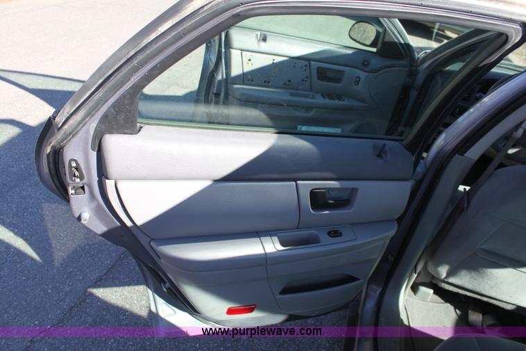 image for item B8746 2007 Ford Taurus SE