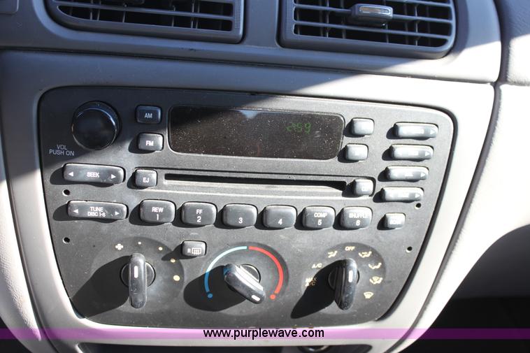 image for item B8746 2007 Ford Taurus SE