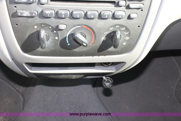 image for item B8746 2007 Ford Taurus SE