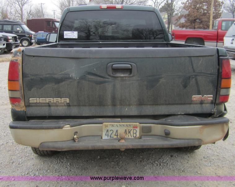 image for item C5258 2004 GMC Sierra 1500 pickup truck