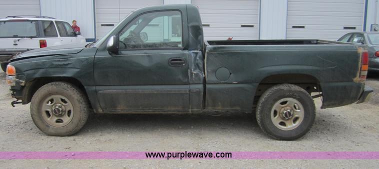 image for item C5258 2004 GMC Sierra 1500 pickup truck