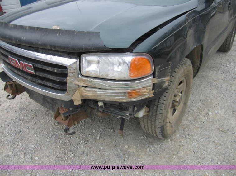 image for item C5258 2004 GMC Sierra 1500 pickup truck