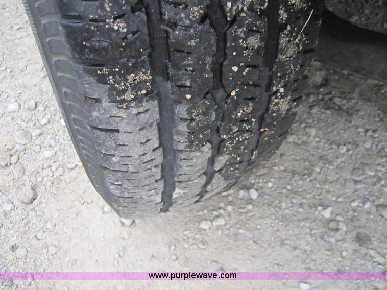 image for item C5258 2004 GMC Sierra 1500 pickup truck