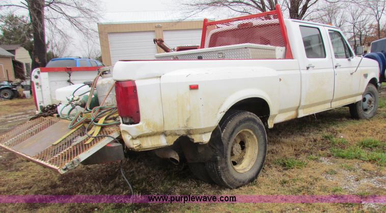 image for item D9115 1997 Ford F350 XL crew cab pickup truck