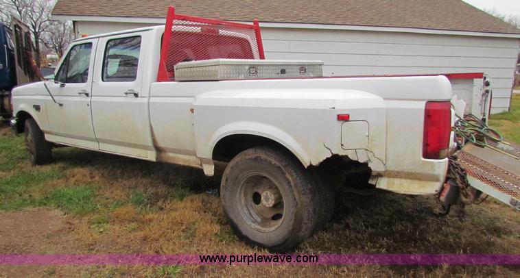 image for item D9115 1997 Ford F350 XL crew cab pickup truck