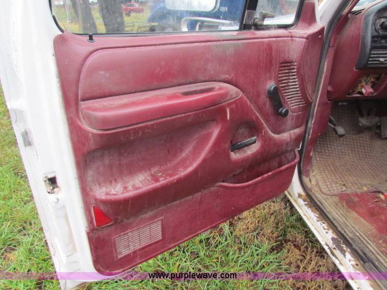 image for item D9115 1997 Ford F350 XL crew cab pickup truck