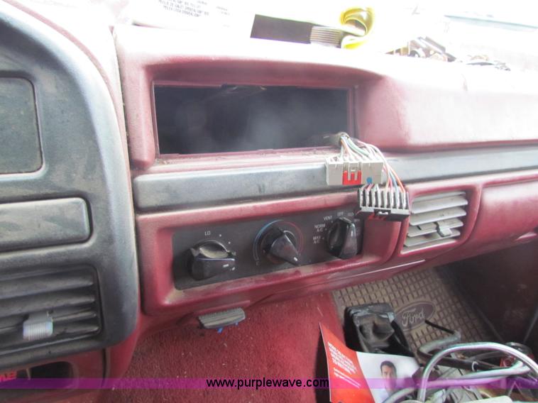 image for item D9115 1997 Ford F350 XL crew cab pickup truck