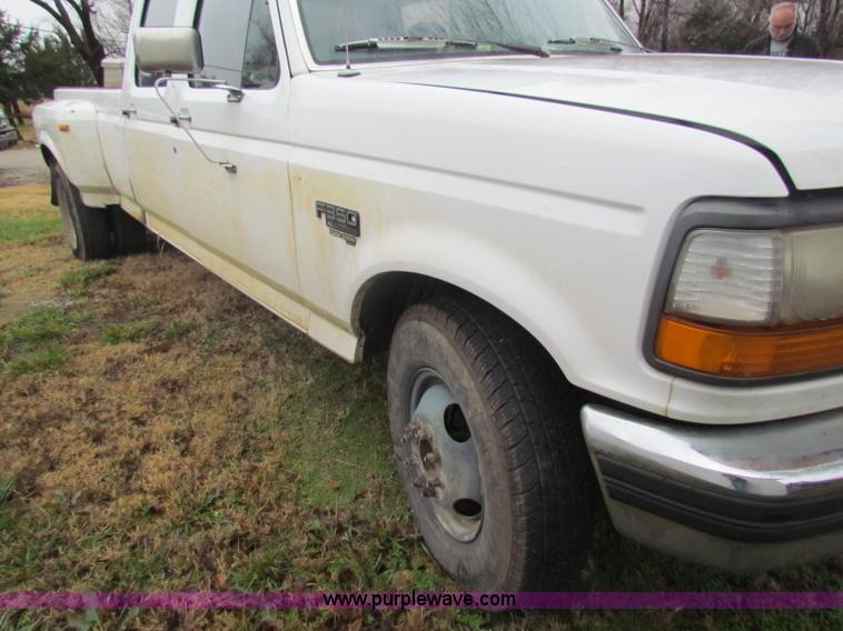 image for item D9115 1997 Ford F350 XL crew cab pickup truck