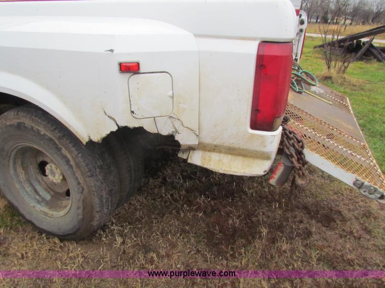 image for item D9115 1997 Ford F350 XL crew cab pickup truck