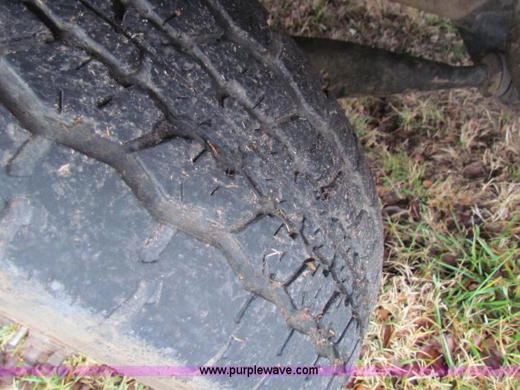 image for item D9115 1997 Ford F350 XL crew cab pickup truck