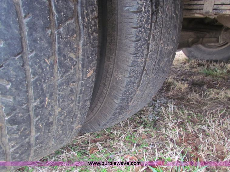 image for item D9115 1997 Ford F350 XL crew cab pickup truck