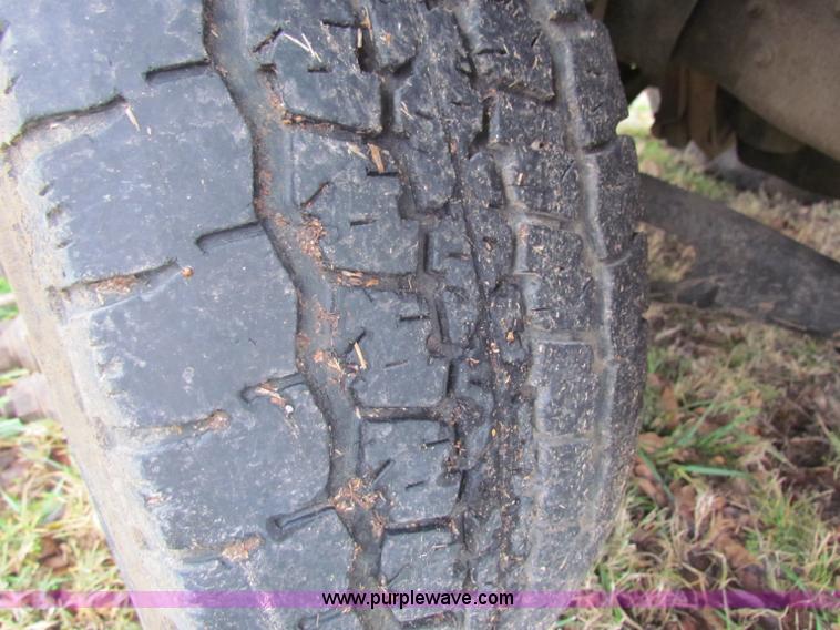 image for item D9115 1997 Ford F350 XL crew cab pickup truck