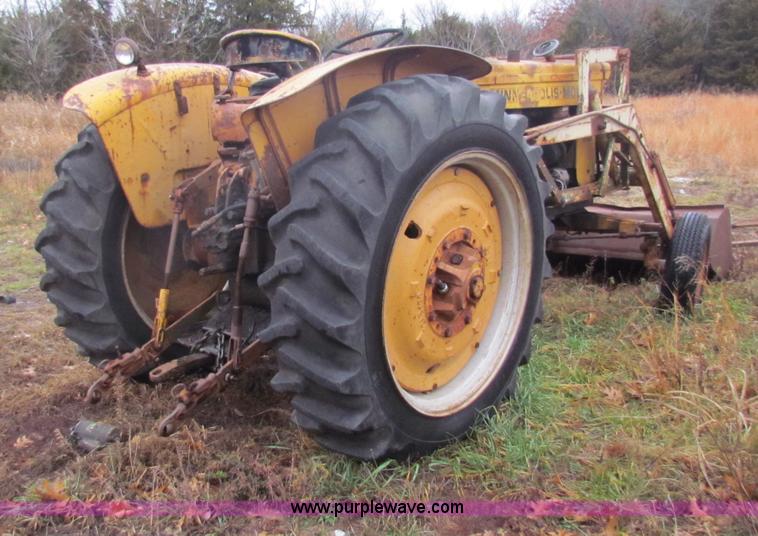 image for item D9117 Minneapolis Moline 336-4 tractor with loader