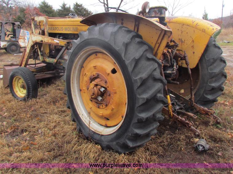 image for item D9117 Minneapolis Moline 336-4 tractor with loader