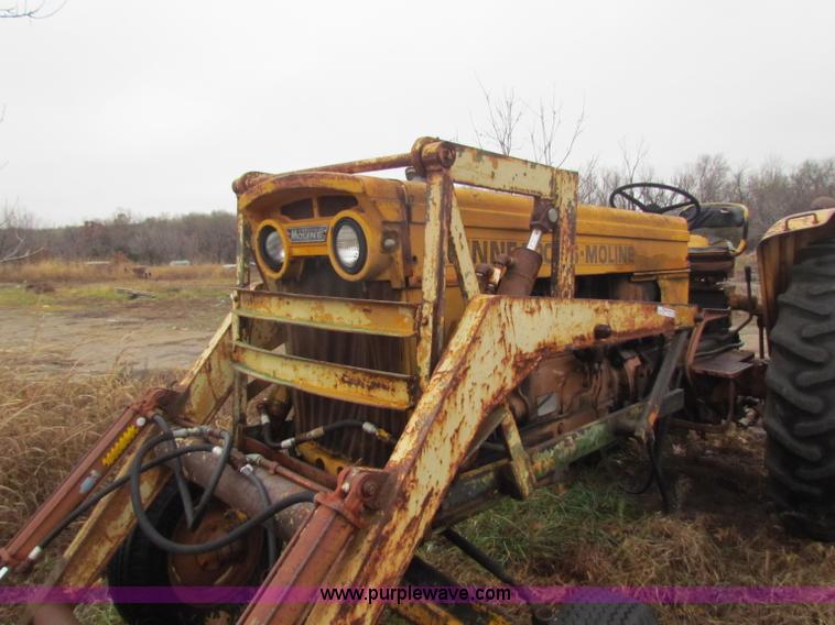 image for item D9117 Minneapolis Moline 336-4 tractor with loader