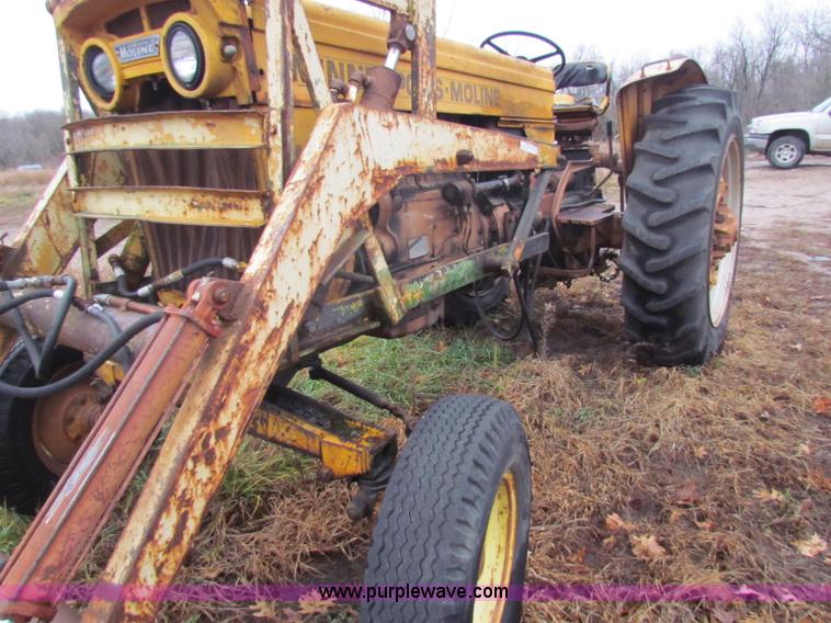 image for item D9117 Minneapolis Moline 336-4 tractor with loader