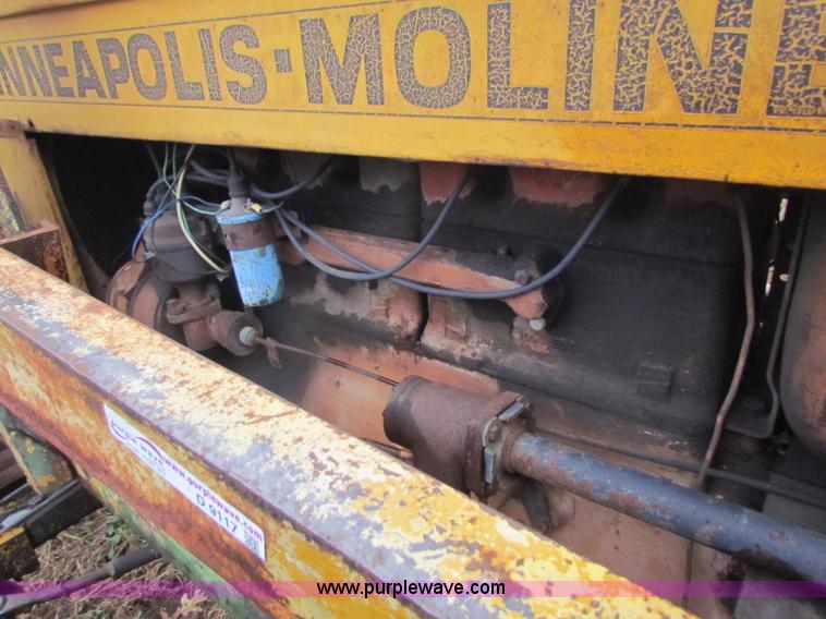 image for item D9117 Minneapolis Moline 336-4 tractor with loader
