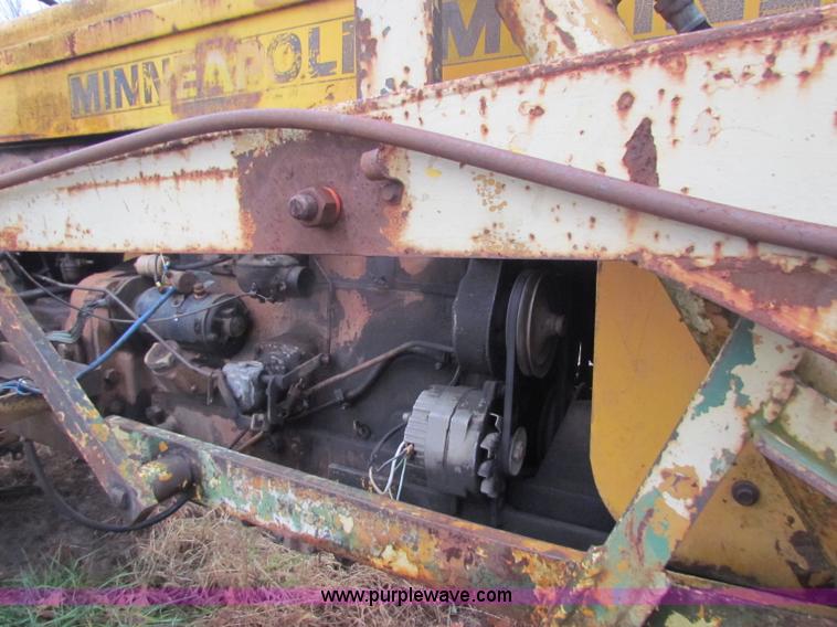 image for item D9117 Minneapolis Moline 336-4 tractor with loader