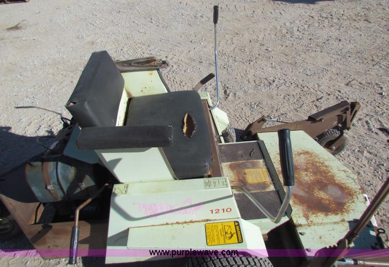 image for item D9183 Grasshopper 1210 mower