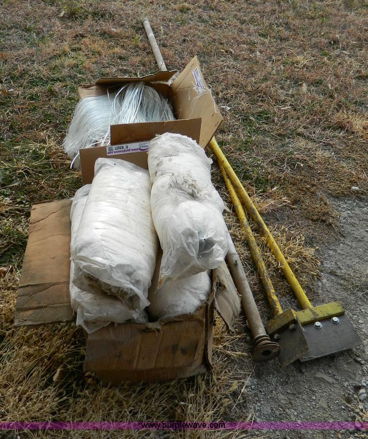 image for item E9328 Assorted tools