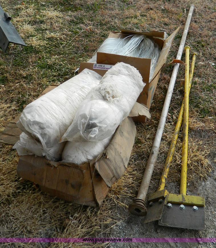 image for item E9328 Assorted tools