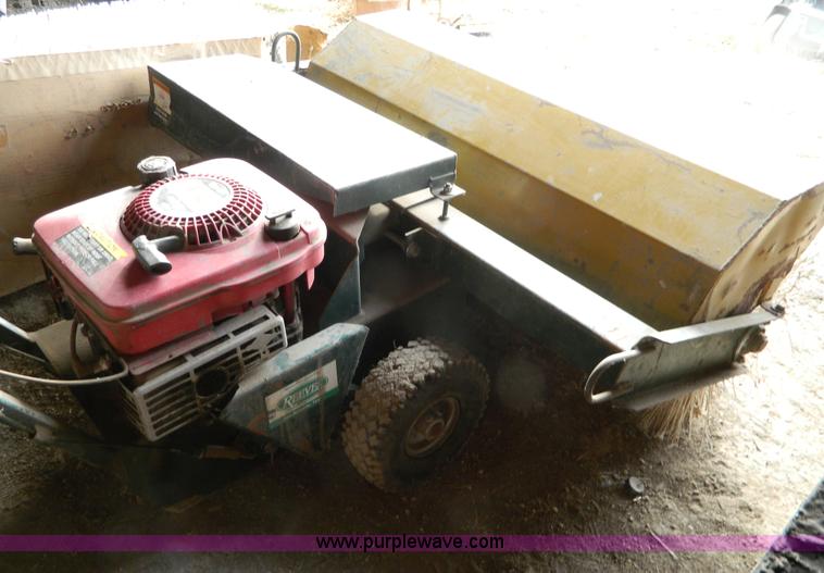 image for item E9331 Reeves 3' power broom