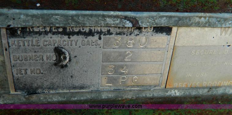 image for item E9334 1978 Reeves 380 gallon roofing equipment kettle pot