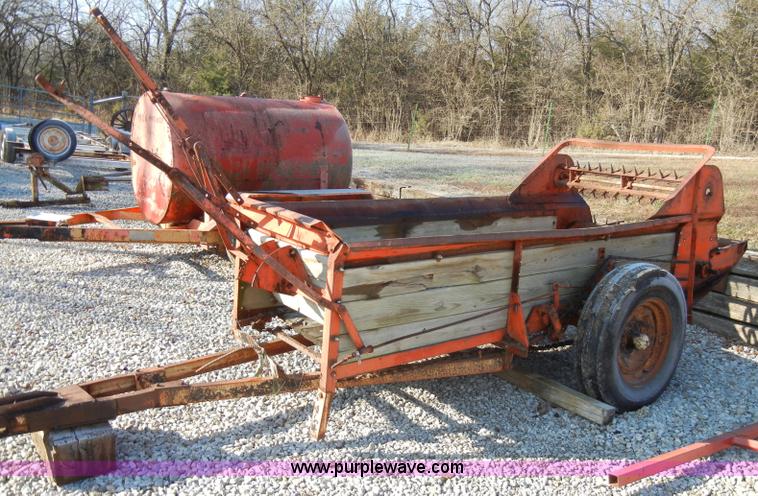 image for item H9237 Manure spreader